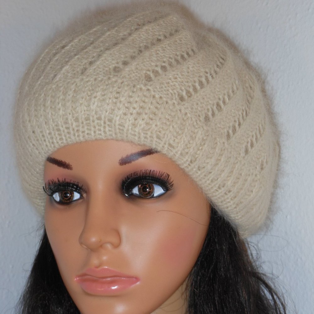 MAYSER IVORY PLUSH BERET STYLE HAT OSFM